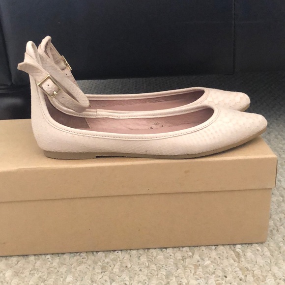 Joie Flats - Picture 2 of 3